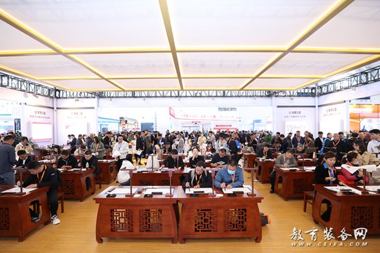 华文众合亮相第82届中国教育装备展示会