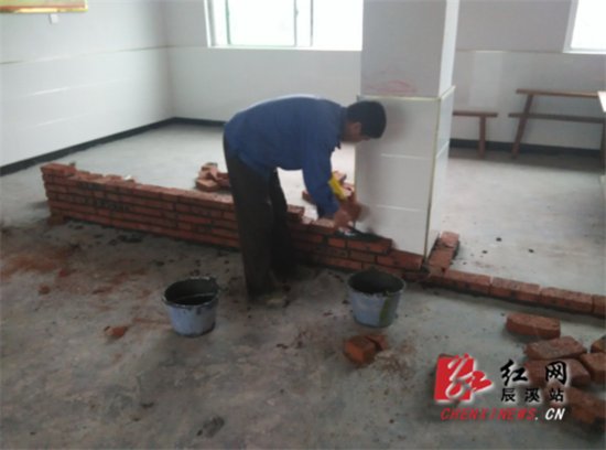 辰溪县锦滨镇启动首个村级便民服务中心建设