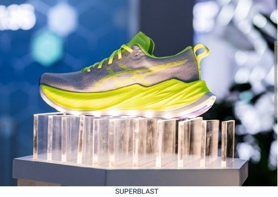 二氧化碳排放量最少的鞋、首款3D打印拖鞋<em> 亚瑟士</em>携多款尖端产品...