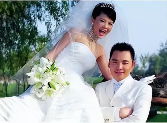 12年婚姻如牢笼？和李湘离婚仅仅9个月，王岳伦彻底放飞自我