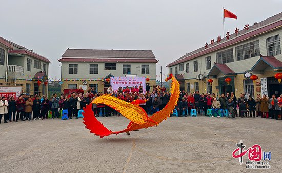 自贡市荣县河口镇高嘴山村举办“三八”国际妇女节系列活动