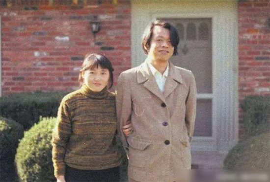 1997年王小波死前惨叫，邻居充耳不闻，入门后墙上有深深抓痕