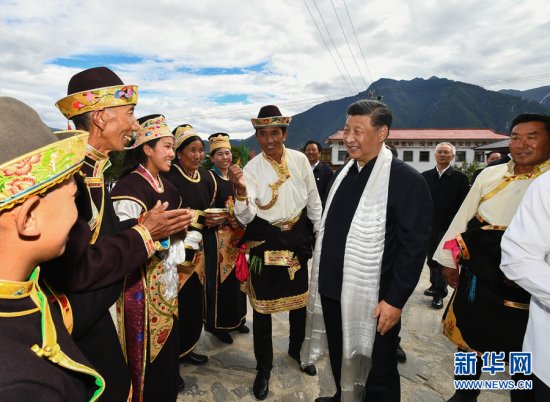 习近平在西藏考察时强调 全面贯彻新时代党的治藏方略 谱写雪域...