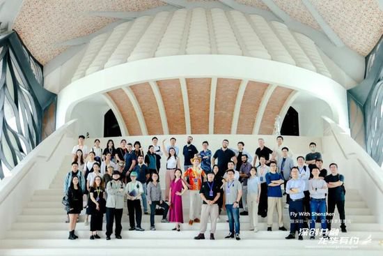 深圳龙华：深创赛选手在龙华开启了一场数字与时尚之旅