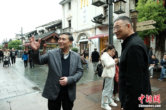 （文化中国行）走在杭州南宋御街，和皇帝同行<em>是什么</em>感觉？