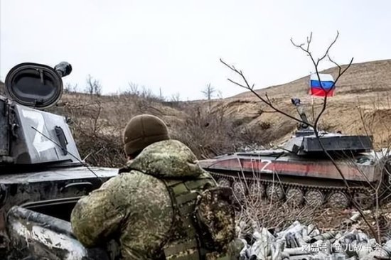 乌克兰赫尔松大反攻成灾难！300<em>装甲车被击毁</em>，伤亡超过千人