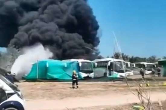 三亚凤凰国际<em>机场附近</em>出现浓烟 机场回应：机场以外区域发生火情
