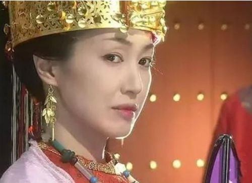 她是亚洲第一位女皇帝，比武则天还早98年，嫁异母<em>哥哥</em>，<em>名字</em>...