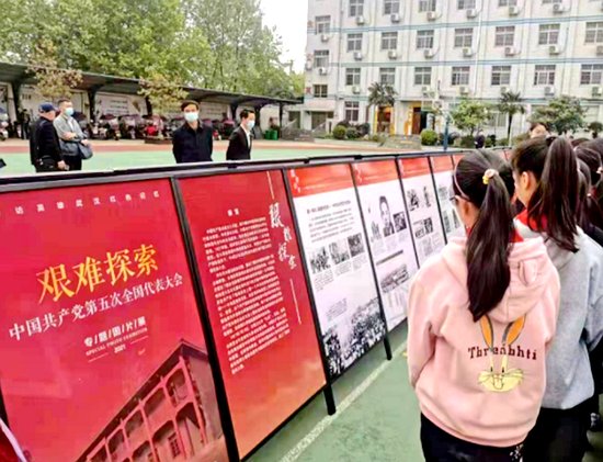 武汉革命博物馆主题巡回展览启幕