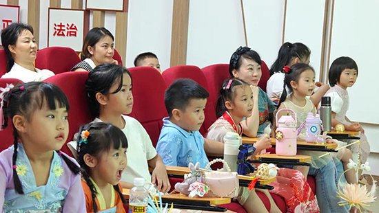 澄迈县举办“我们的节日 • 中秋”暨文明家庭建设活动