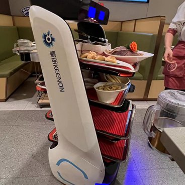 传菜机器人<em>一台多少钱</em> 机器人送餐已成常态