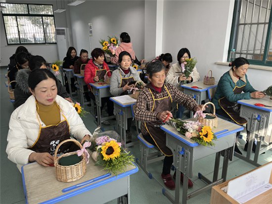 聚力展风采 携手绽芳华 苏州界路村举办3.8妇女节系列活动