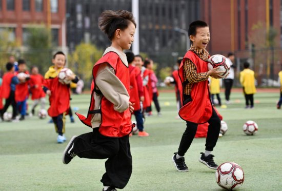 王登峰：通过中国青少年足球联赛构建完整青训体系