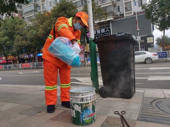 思<em>南城区</em>投放100个废弃口罩专用回收箱