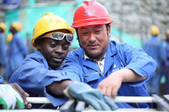 中国电建青年在赞比亚点亮“同<em>一个梦</em>”