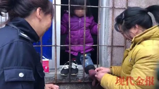 可怜!宁波一3岁女孩被关在出租房内 父亲一句话令人愤怒