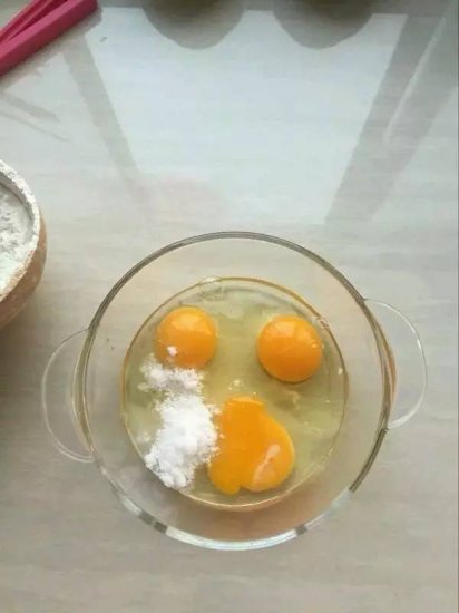 <em>中餐食谱</em>：平底锅鸡蛋卷的做法
