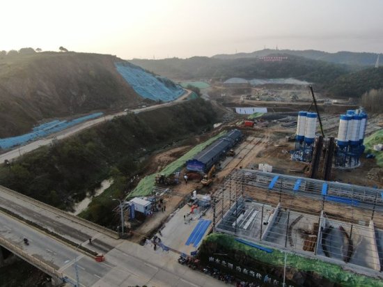 湖北十堰：引江补汉工程首个开工项目已开挖<em>土石方</em>45.1万方