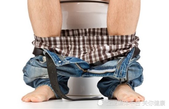 坐着尿与站着尿，有什么区别？<em>男人坐</em>着尿，是否有益健康？