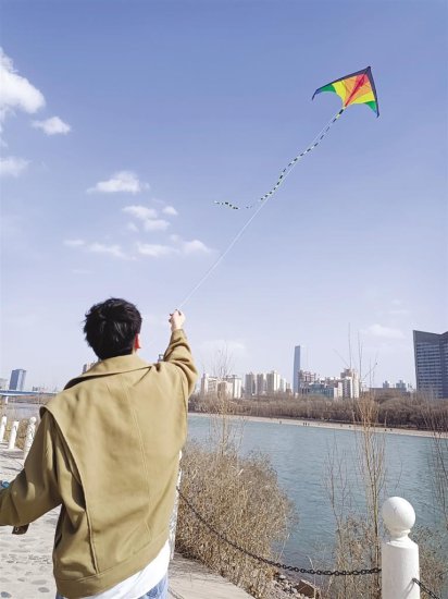 春天到了，一起放风筝吧！