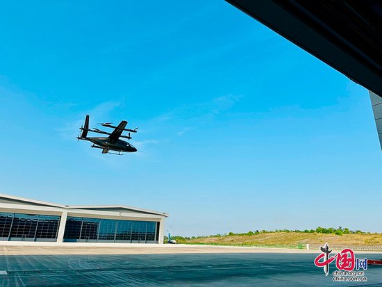 四川沃兰特在自贡航空产业园成功试飞电动垂直起降航空器eVTOL