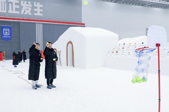 欢乐奇遇 雪舞长安——西安首个室内大型雪上乐园嘉年华活动启幕