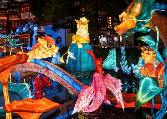 上海豫园：张灯结彩迎新年