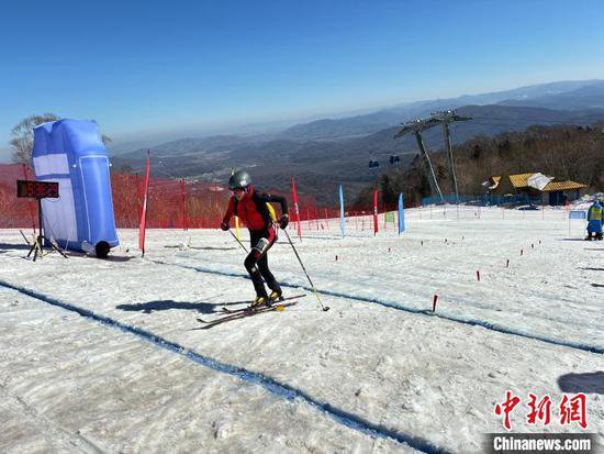 西藏运动员在2024年全国滑雪登山<em>冠军</em>赛中获得4金2银3铜