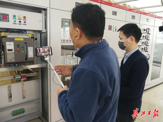 <em>武汉</em>建设首个巨型“充电宝”，用电低谷时充电，用电高峰时“...