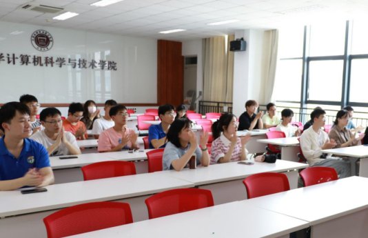 计算机菁英班举办2023届荣誉证书颁发仪式