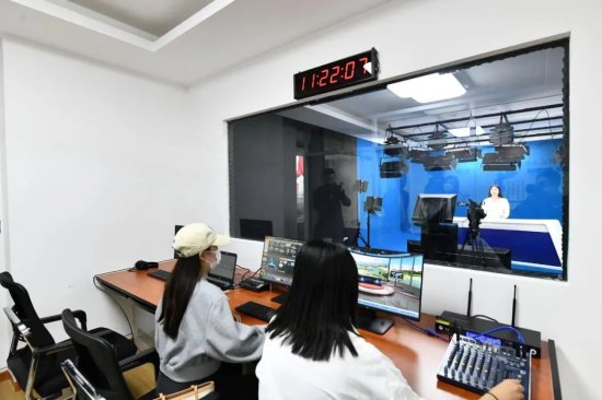甘肃首个社区数字媒体信息服务中心在新区建成