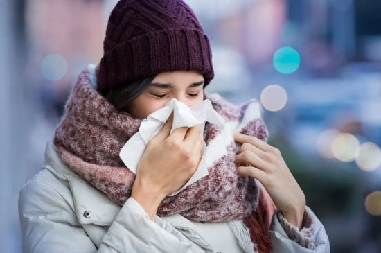 北美爆发十年来最严重<em>流感</em>疫情，面对“叠加<em>感染</em>”需谨慎防范
