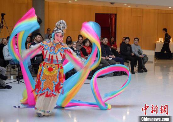 加拿大新春节庆“聚光”华人社区 彰显文化融合