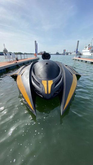 外媒关注乌克兰企业新型军用潜艇，外观奇特“就像来自《007》...