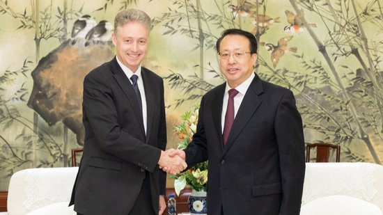 <em>上海</em>市长会见澳大利亚驻华大使 乐见两地企业到对方投资
