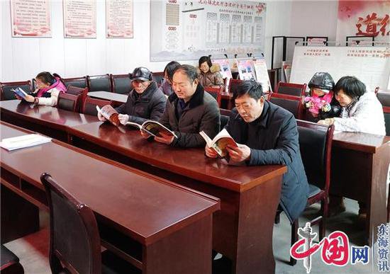 兴化市沈伦镇各村居农家书屋开展“年味里的书香”主题阅读活动