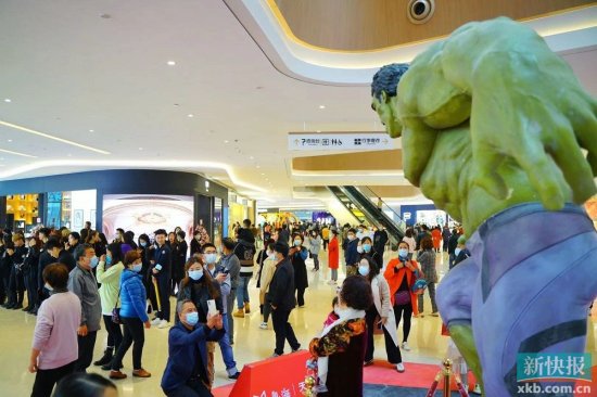 番禺区最大购物中心开业，首日30万人次打卡
