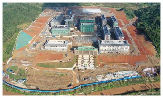 罗平县第五中学项目主体结构全部顺利封顶