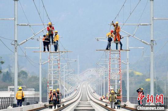 1-2月四川在建铁路项目完成固定资产投资59.86亿元