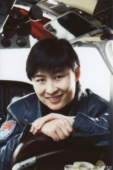 25年前，<em>中国首位飞天的女航天员</em>参加高考！她的背景，果然不...
