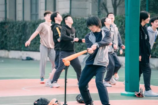 春日跃动身影 ·<em> 常春藤</em>EJU学生的棒球初体验