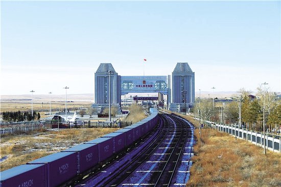 <em>满洲里</em>铁路口岸2023年中欧班列通行量全国第一