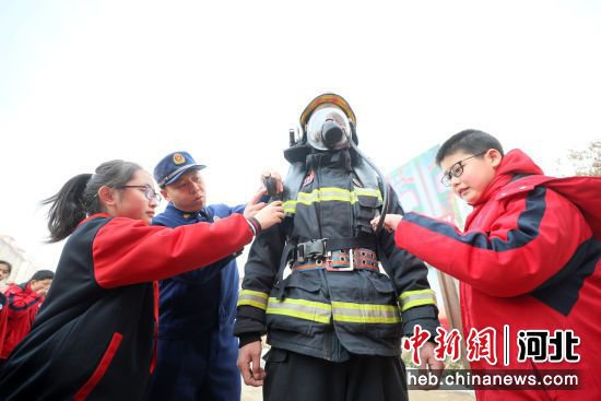 河北隆尧：开学第一课 消防进校园