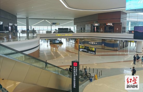 探访天府新机场：2号航站楼汇集71家店铺多种业态