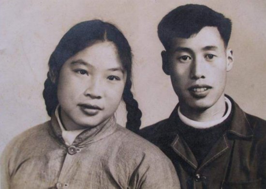 四川56岁电工每天打3份工，租房藏女人9年，妻子发现后没有生气