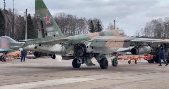 俄方公布视频：俄战机被导弹击中后成功<em> 返回基地</em>