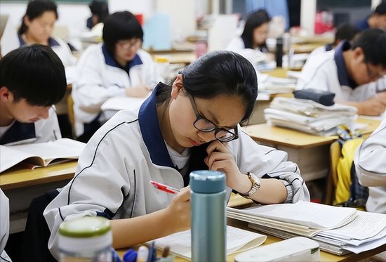 家长<em>建议</em>取消2023年中考，并给出具体理由，深圳教育局回应