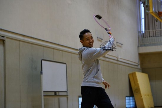 巧用无人机技术，盲人也能打羽毛球啦！