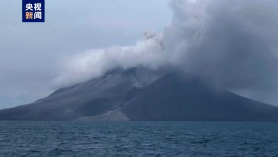 印尼最活跃火山喷发 附近多地受到影响