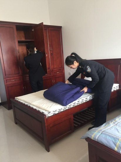 武汉140多位未婚无房新警住进大学生备勤公寓